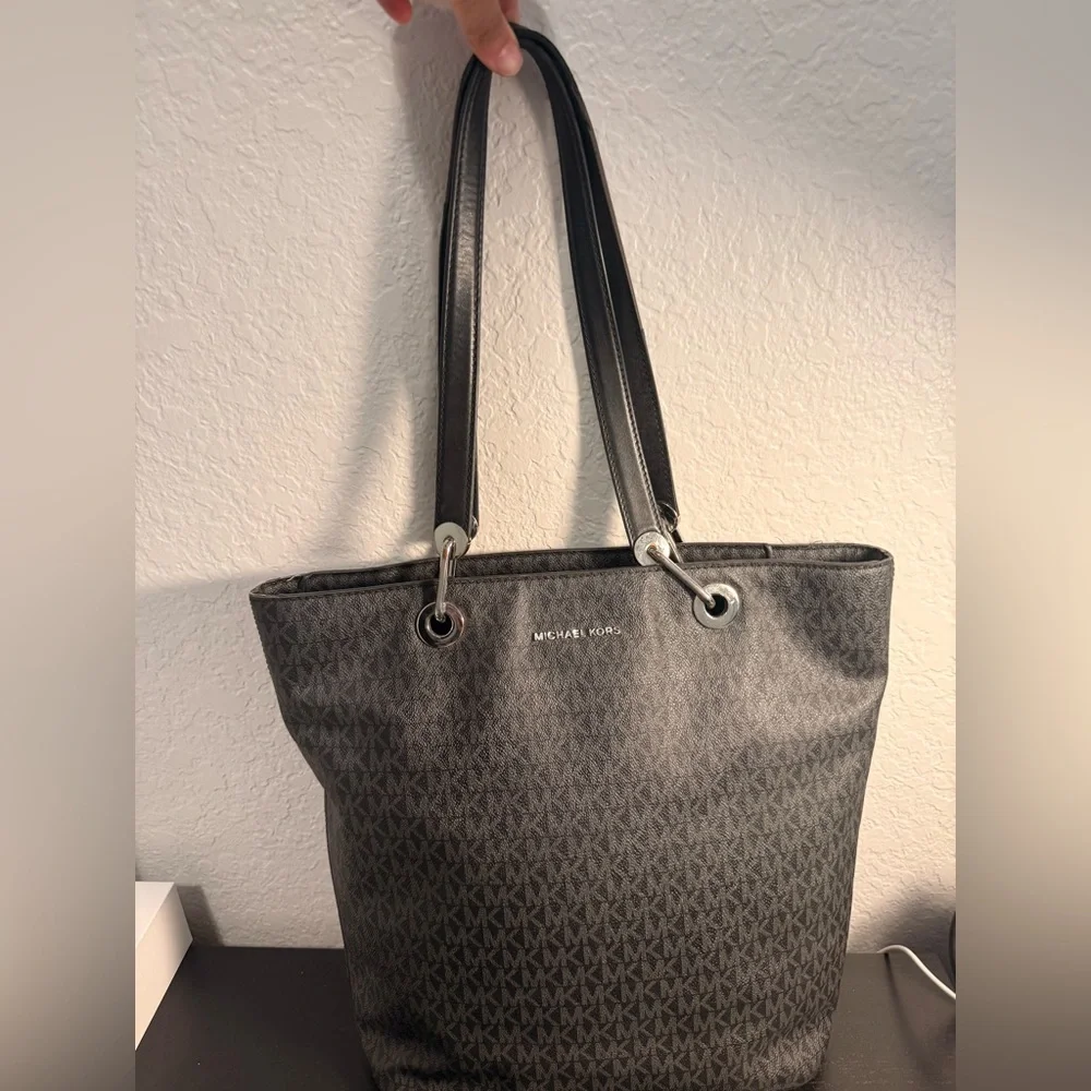 Michael Kors Gray Signature Tote - Picture 2 of 11